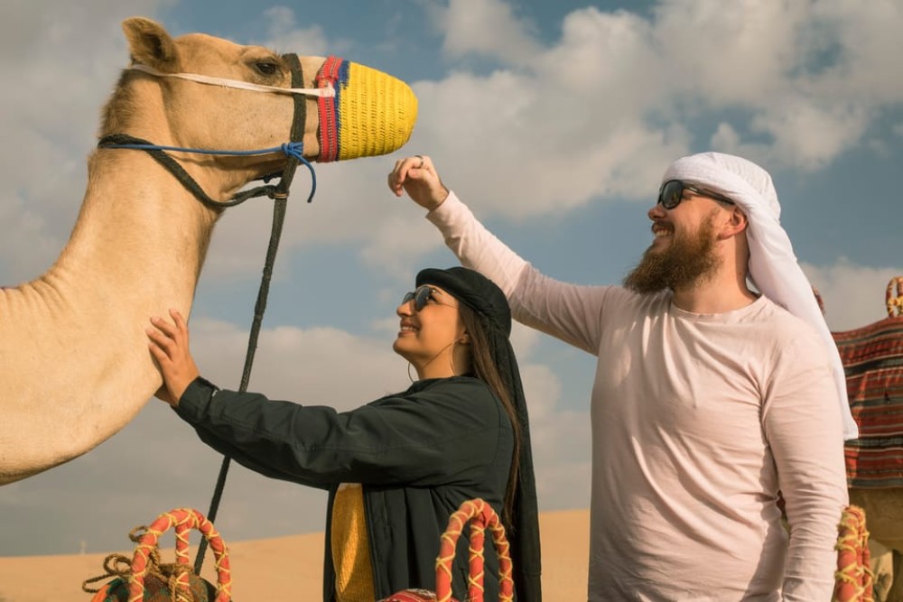 Dubai: Half-Day Camel Trekking with Al Marmoom Breakfast | ®ExcursionMania