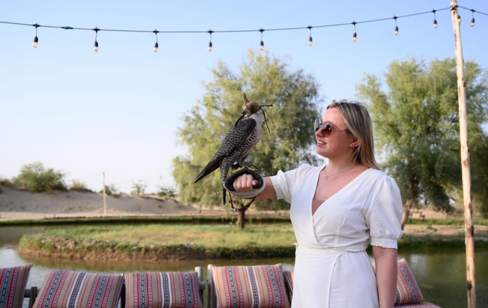 Dubai: Al Marmoom and Al Qudra Lakes Guided Tour with Dinner | ®ExcursionMania