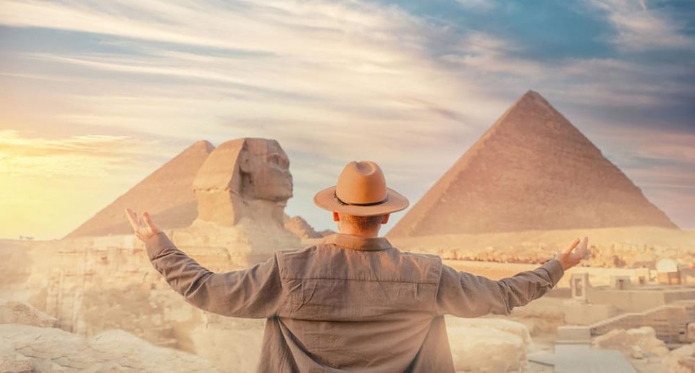 Hurghada to Cairo: Full-Day Tour One Way Bus & Flight Return | ®ExcursionMania