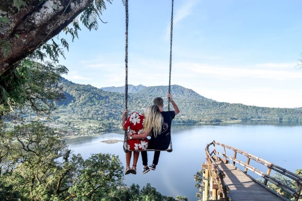 Northern Charm: Lake Bratan Handara Gate Waterfall  Swing | ®ExcursionMania