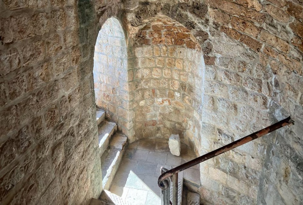 Dubrovnik: Old Town City Walls Guided Tour  Adriatic Views | ®ExcursionMania