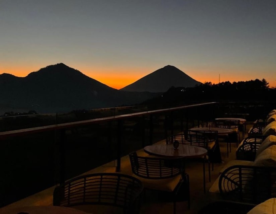 Mount Batur: SunsetSunrise 4WD Jeep Tour with Photographer | ®ExcursionMania