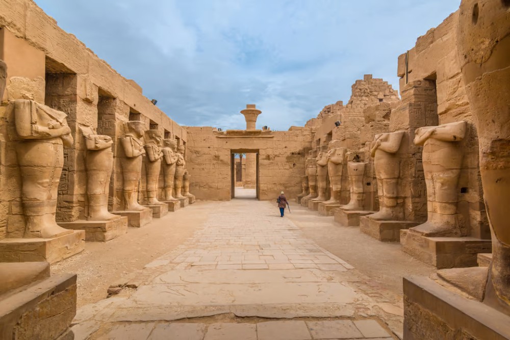 Discover Abu Dhabi: A Blend of Tradition and Modernity