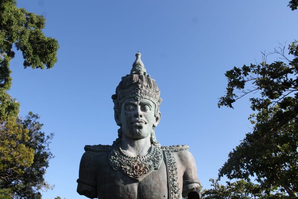 Bali: South Coast Uluwatu Tanah Lot and Jimbaran Day Trip | ®ExcursionMania