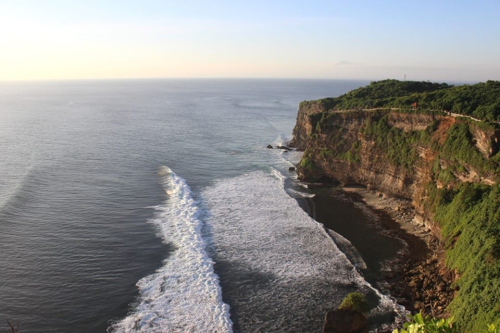 Bali: South Coast Uluwatu Tanah Lot and Jimbaran Day Trip | ®ExcursionMania