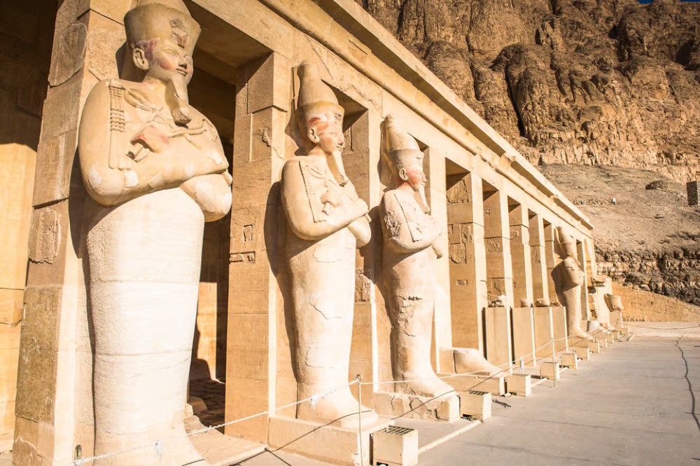 Discover Abu Dhabi: A Modern Oasis with Ancient Wonders