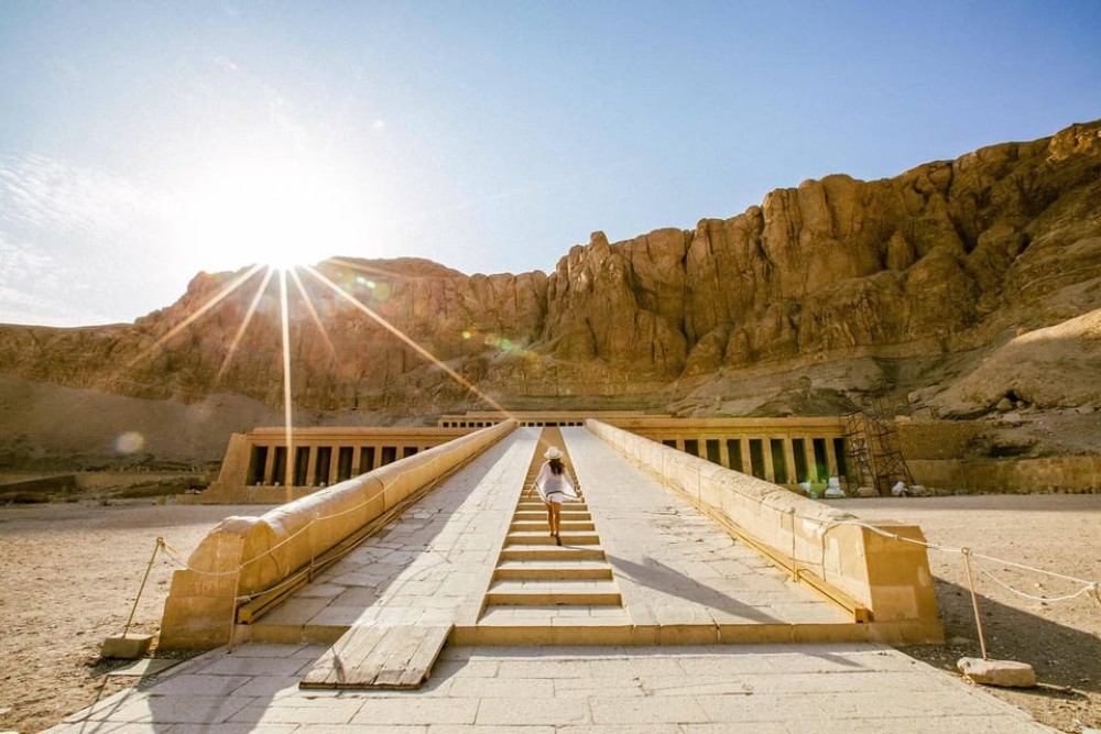 Cairo: Private Day Tour to Luxor with Sleeper train | ®ExcursionMania