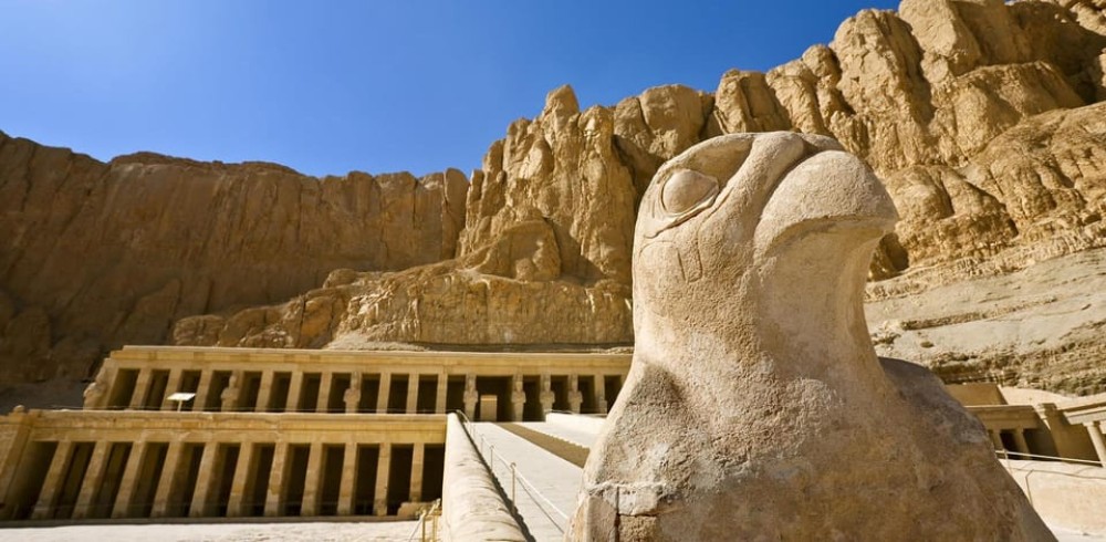 Cairo: Private Day Tour to Luxor with Sleeper train | ®ExcursionMania