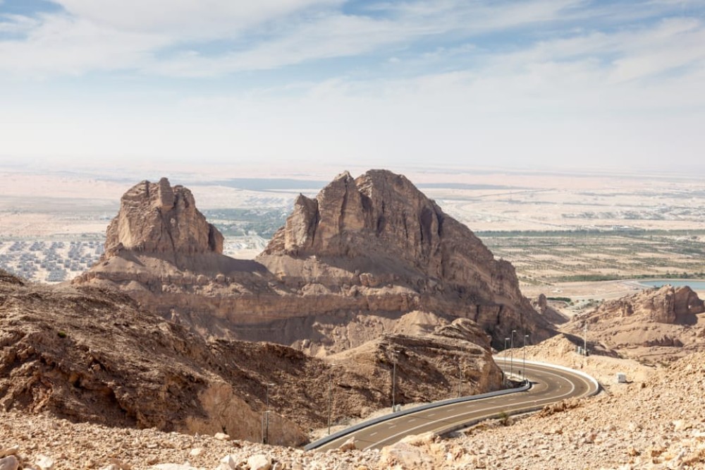 Dubai: Al Ain Oasis, Camel Market, Old Museum & Jebel Hafeet | ®ExcursionMania