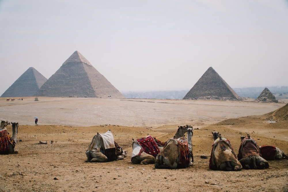 Cairo: Private Pyramids Tour with Photographer and Transfer | ®ExcursionMania