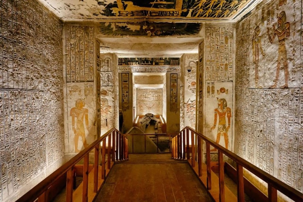 Luxor: Tour Howard Carter House & Valley of the kings | ®ExcursionMania