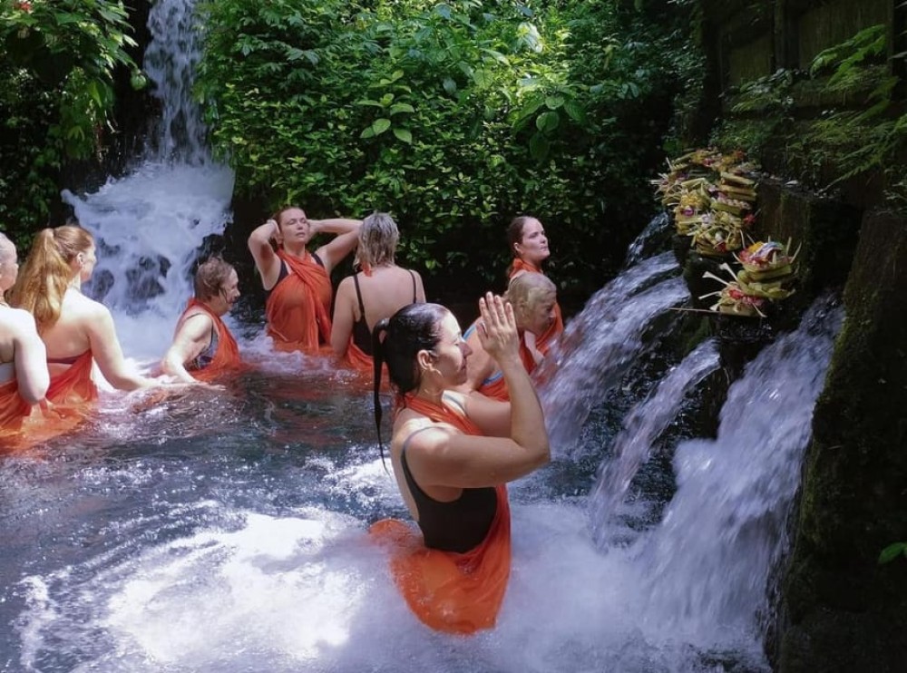 Pura Mangening: Water Temple Tour with Spiritual Cleansing | ®ExcursionMania