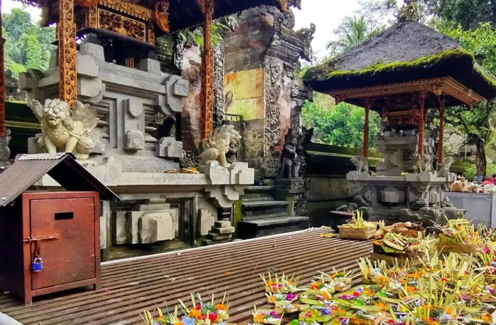 Pura Mangening: Water Temple Tour with Spiritual Cleansing | ®ExcursionMania