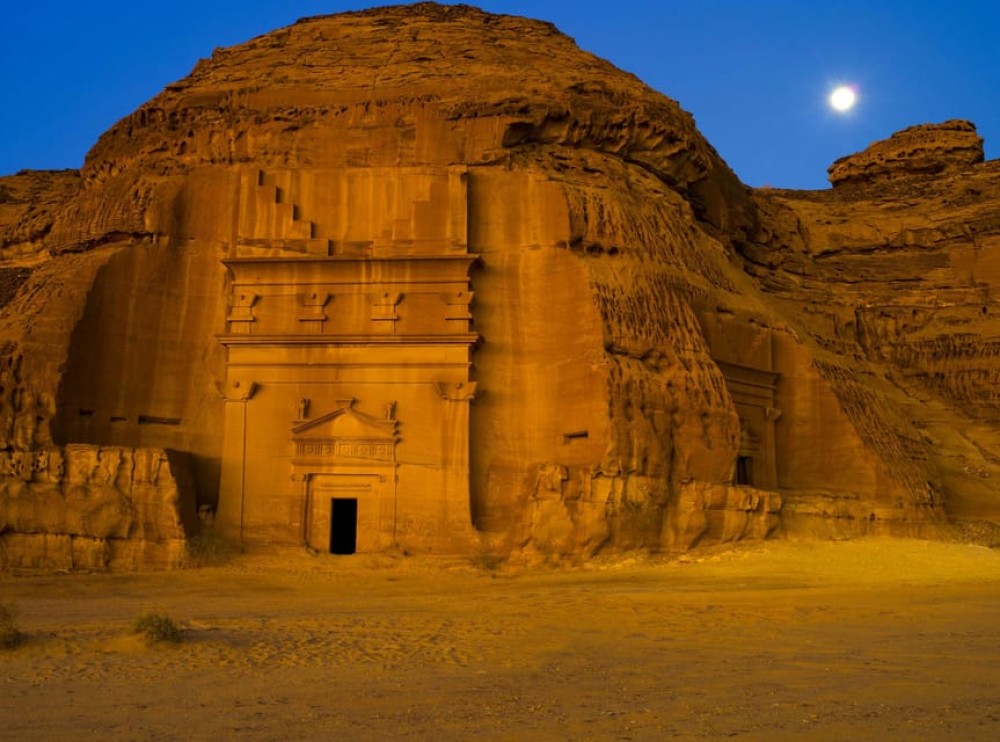 Saudi Arabia: Madain Saleh Tour | ®ExcursionMania