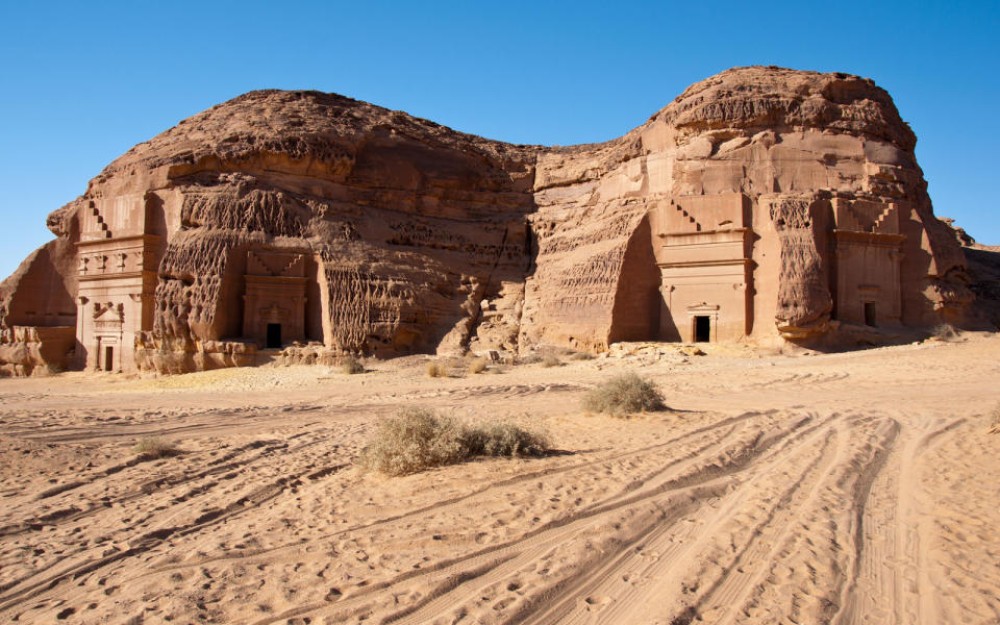 Saudi Arabia: Madain Saleh Tour | ®ExcursionMania