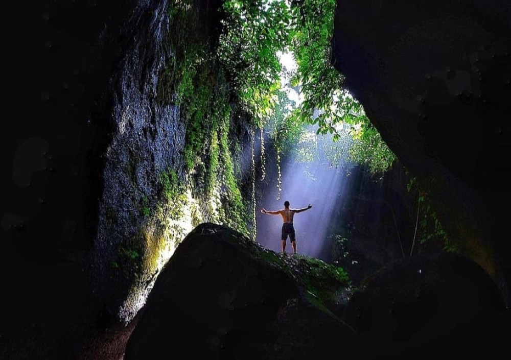 Bali: Tirta Gangga, Taman Ujung and Cepung Waterfall Trip | ®ExcursionMania