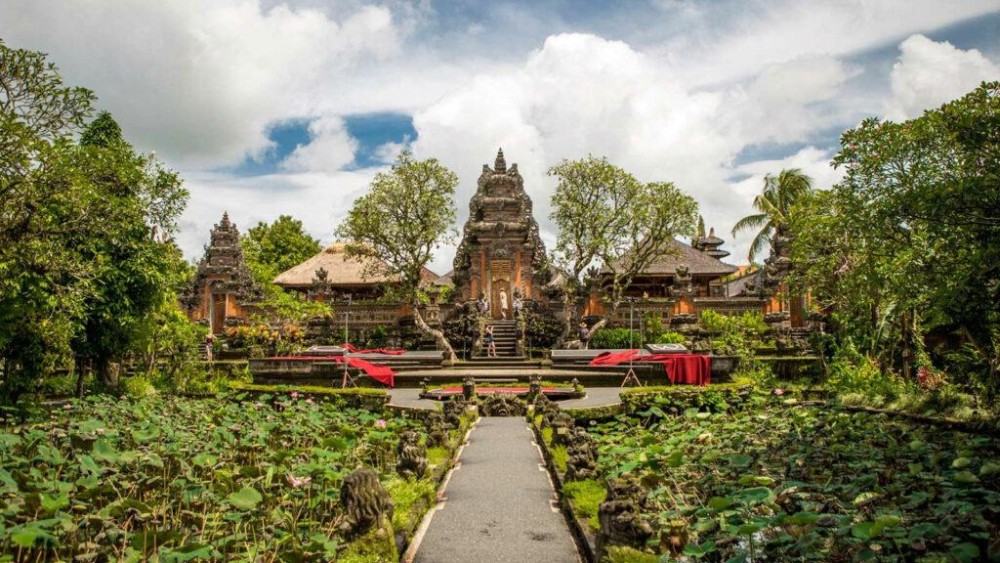 Ubud: Tjampuhan Ridge, Monkey Forest & Art Market Photo Tour | ®ExcursionMania