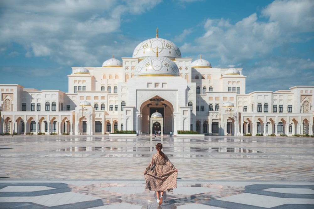 From Dubai: Abu Dhabi Grand Mosque & Founders Memorial Tour | ®ExcursionMania