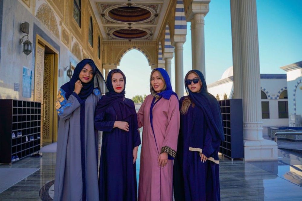 Dubai: Half-Day City Tour, Blue Mosque & Frame by Luxury Car | ®ExcursionMania