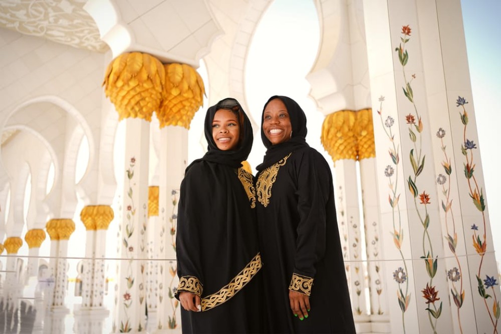 From Dubai: Abu Dhabi Day Trip & Sheikh Zayed Mosque By SUV | ®ExcursionMania