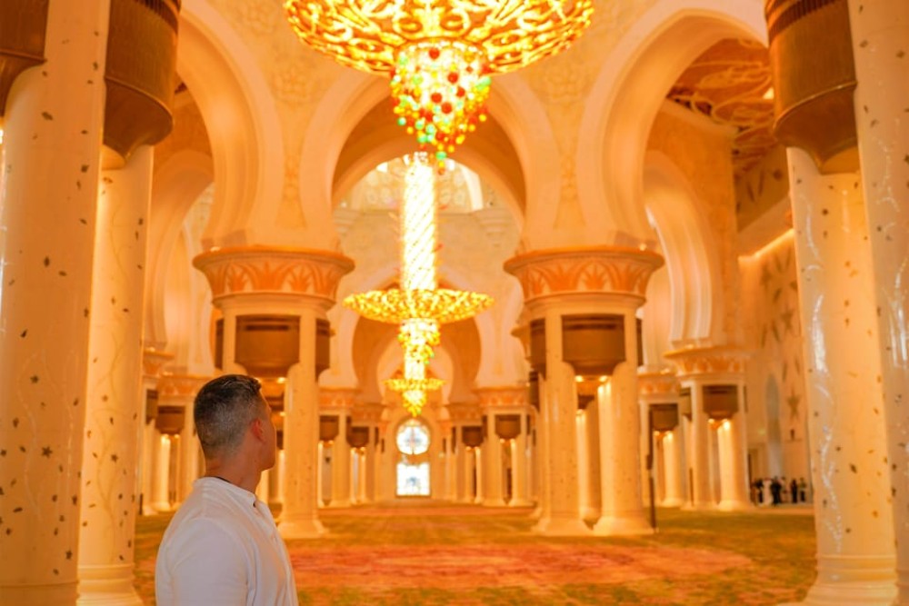 From Dubai: Abu Dhabi Day Trip & Sheikh Zayed Mosque By SUV | ®ExcursionMania