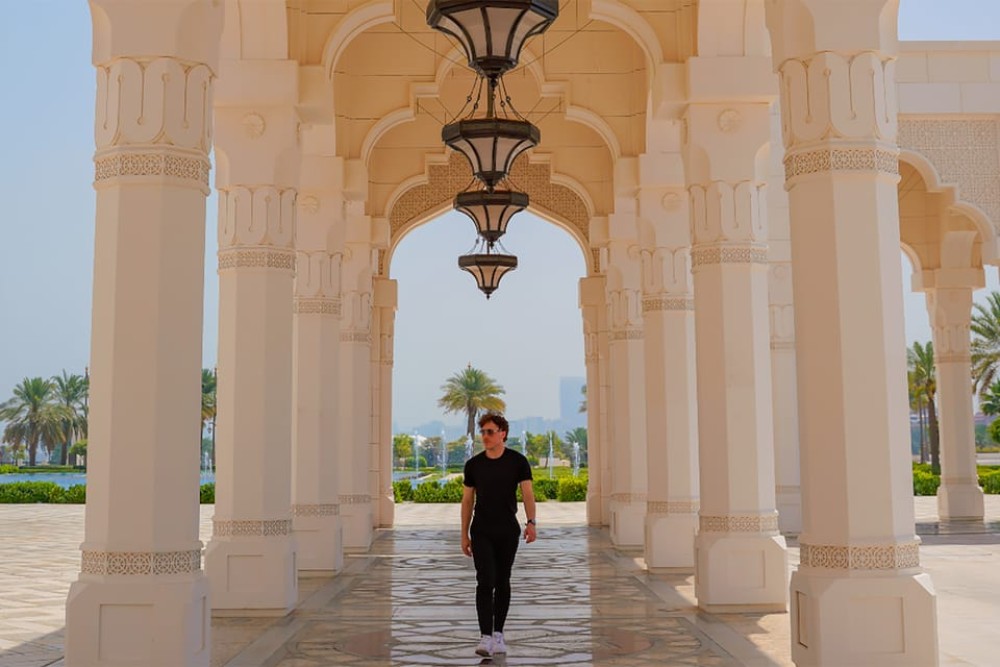 From Dubai: Abu Dhabi Day Trip & Sheikh Zayed Mosque By SUV | ®ExcursionMania