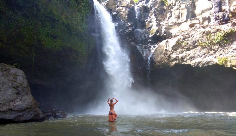 Bali: Goa Gajah, Tegenungan Waterfall & Neka Museum Day Tour | ®ExcursionMania