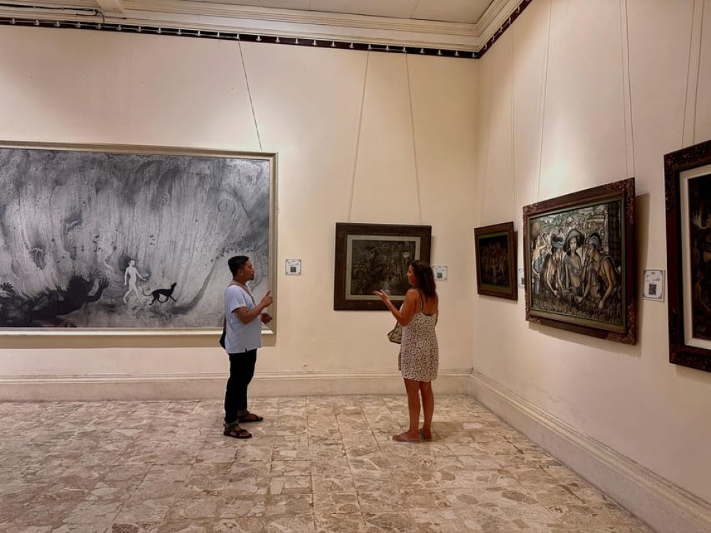 Bali: Goa Gajah, Tegenungan Waterfall & Neka Museum Day Tour | ®ExcursionMania