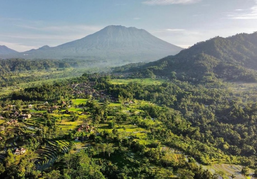 Sidemen: Traditional Villages, Salt Farm & Tirta Gangga Tour | ®ExcursionMania