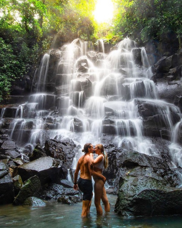 Bali: Kanto Lampo Waterfall, Swing & Monkey Forest Day-Trip | ®ExcursionMania