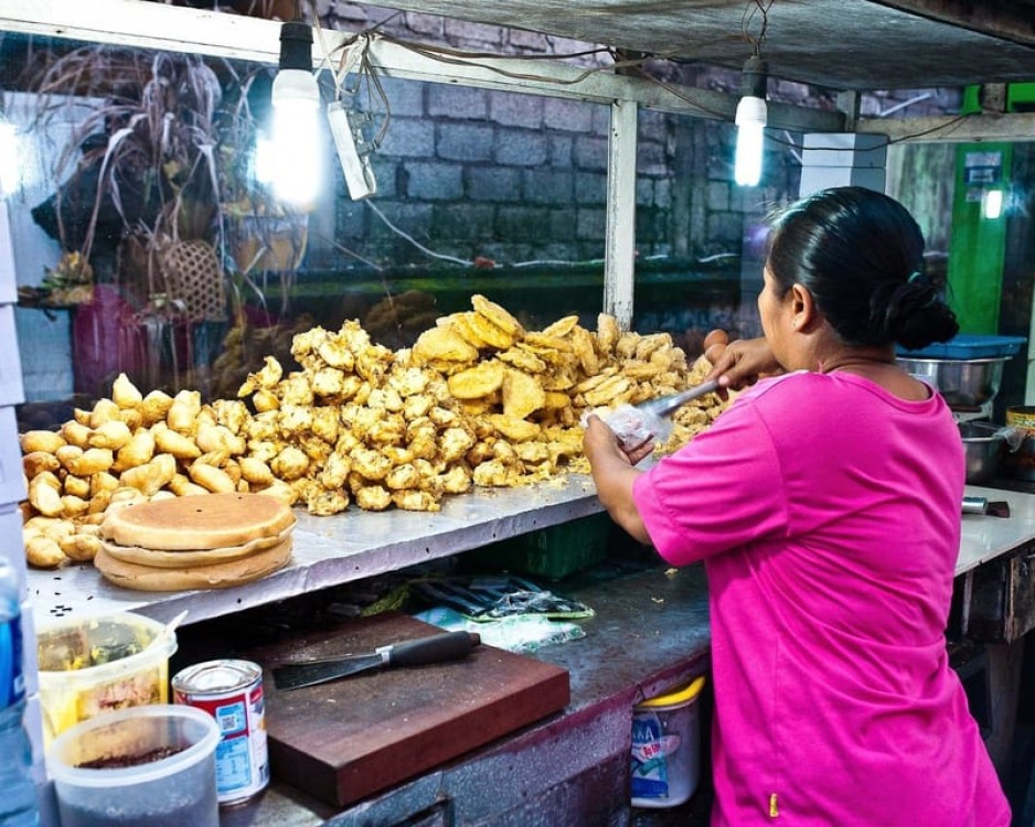 Denpasar: Night Street Food Walking Tour | ®ExcursionMania