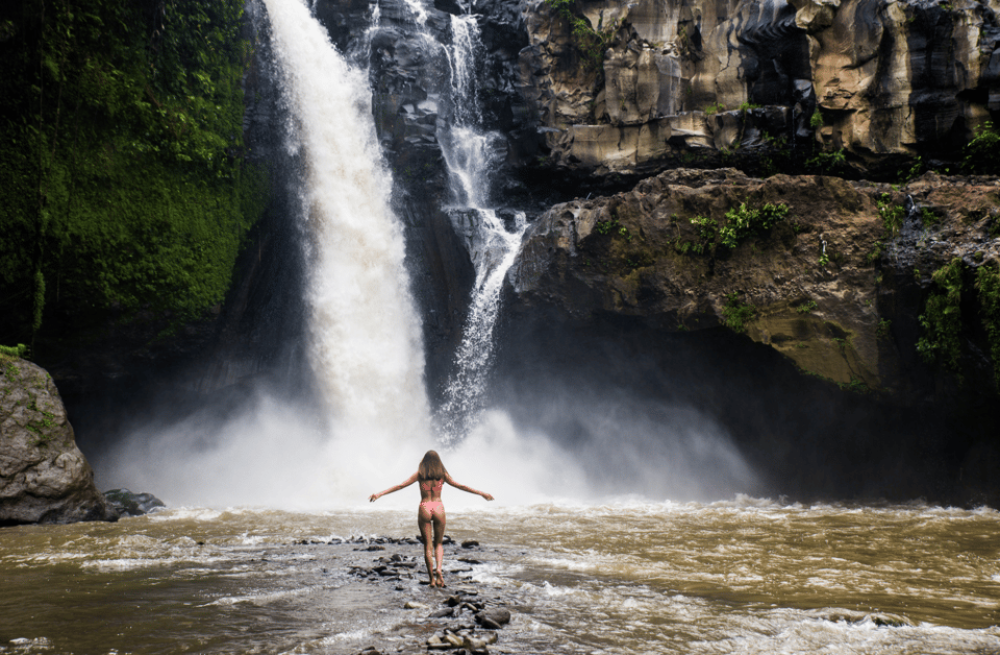 Ubud: Saraswati Temple, Monkey Forest, Art Market, Waterfall | ®ExcursionMania