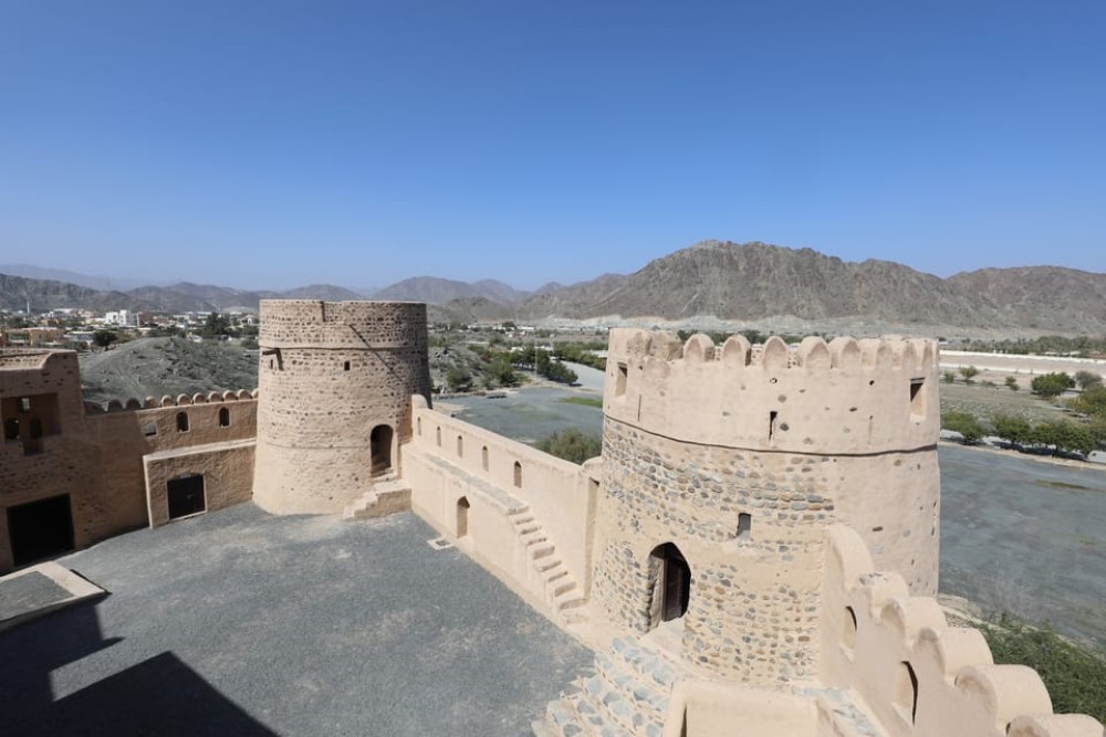 Dubai: Sheikh Zayed Mosque, Fujairah and Khorfakkan Tour | ®ExcursionMania