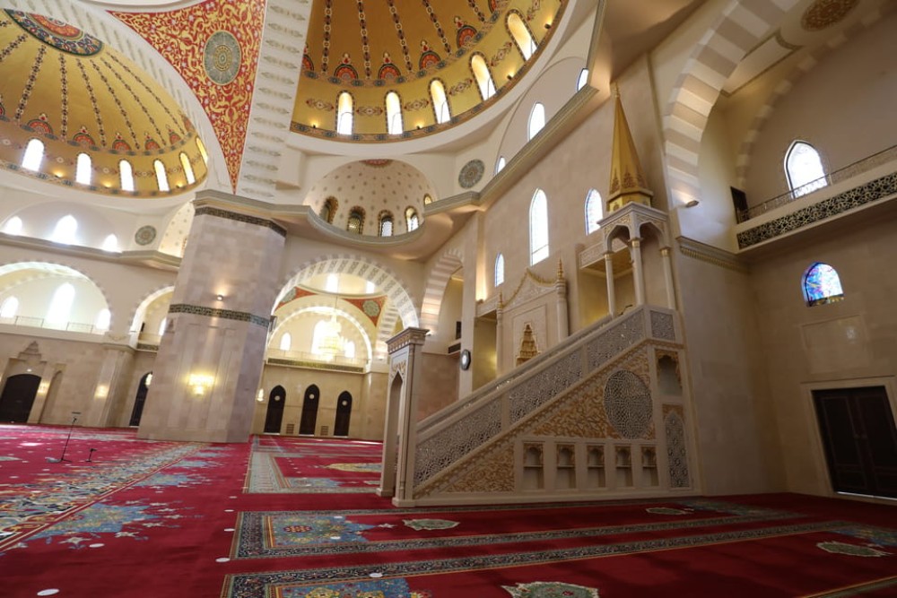 Dubai: Sheikh Zayed Mosque, Fujairah and Khorfakkan Tour | ®ExcursionMania