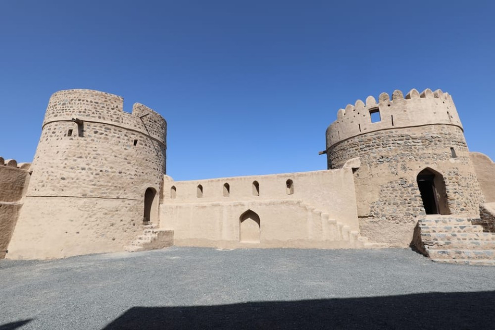 Dubai: Sheikh Zayed Mosque, Fujairah and Khorfakkan Tour | ®ExcursionMania