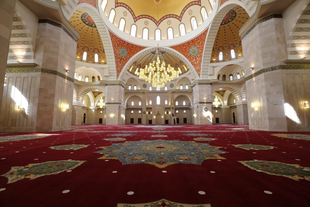 Dubai: Sheikh Zayed Mosque, Fujairah and Khorfakkan Tour | ®ExcursionMania