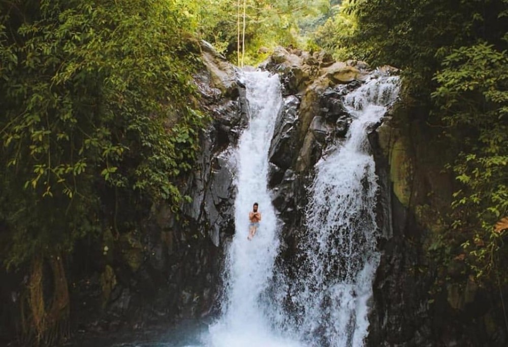 Munduk/Lovina: Waterfall, Snorkeling & Dolphin Watching Tour | ®ExcursionMania