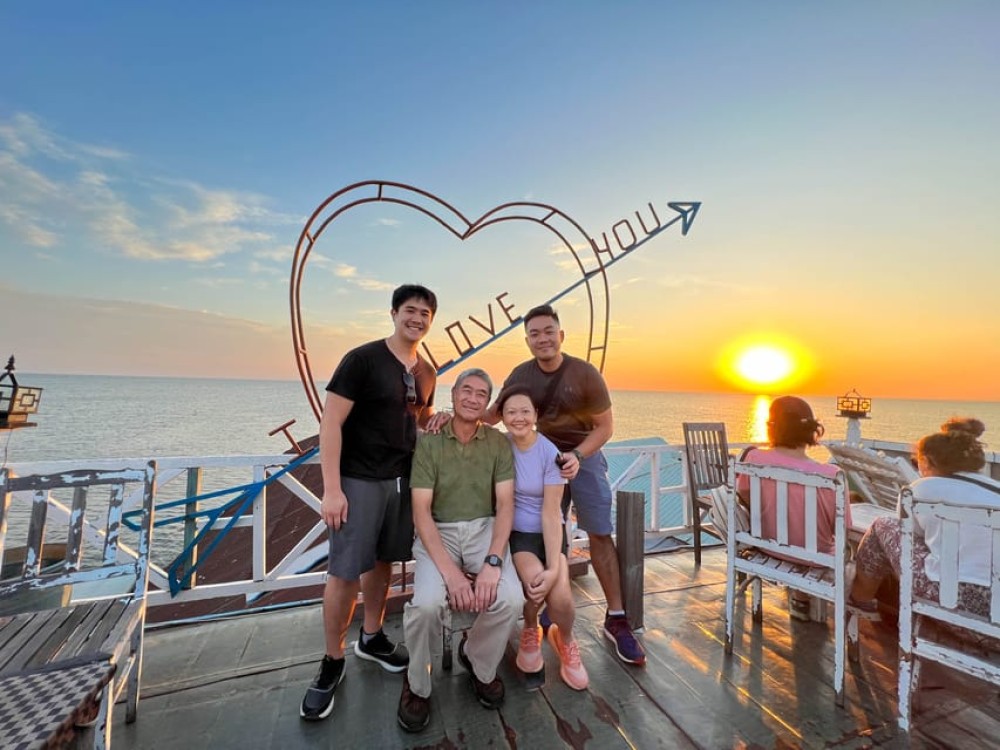 Siem Reap: Kampong Phluk and Tonle Sap Sunset Boat Cruise | ®ExcursionMania