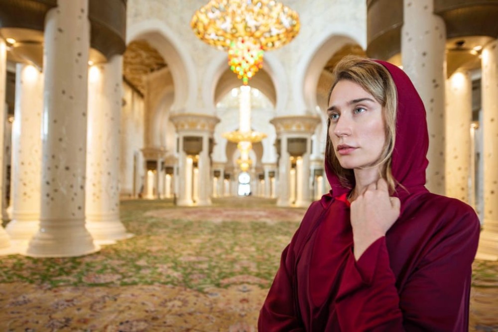 From Dubai: Abu Dhabi Sheikh Zayed Mosque Guided Tour | ®ExcursionMania