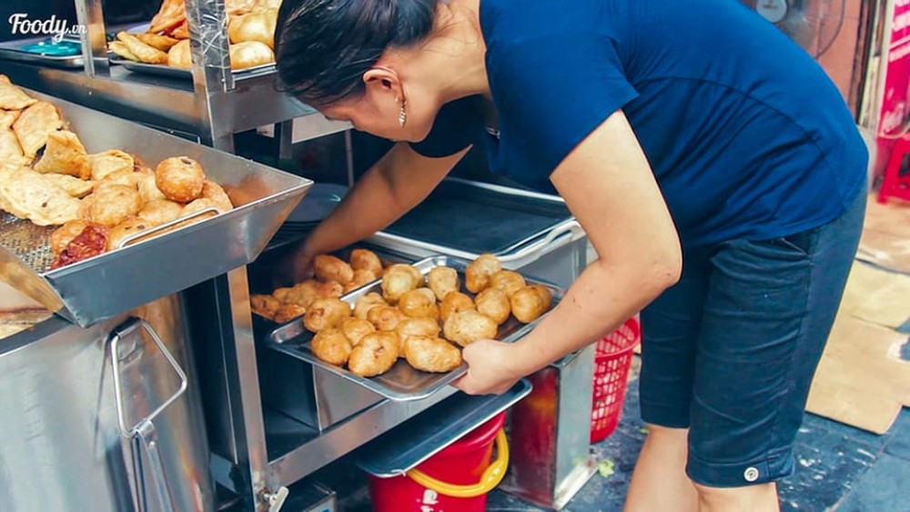 Hanoi: Guided Food Tour with Train Street Visit | ®ExcursionMania