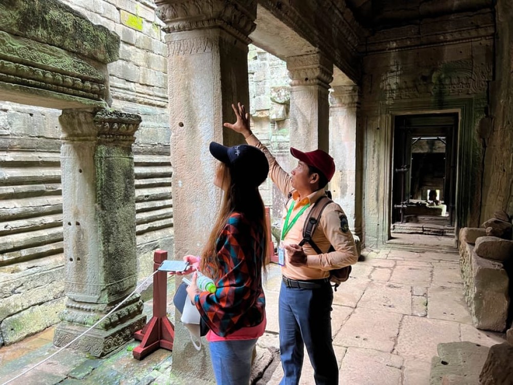 Siem Reap: Angkor Wat Small-Group Sunrise Tour & Breakfast | ®ExcursionMania