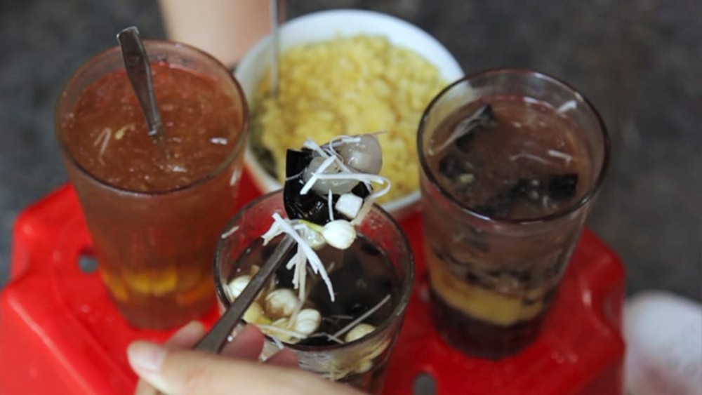 Hanoi: Street Food Walking Tour & Water Puppet Show | ®ExcursionMania