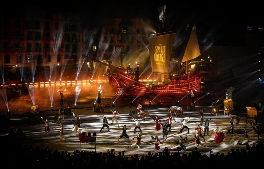 Hanoi: Mega Grand World with Bat Trang Pottery Village | ®ExcursionMania