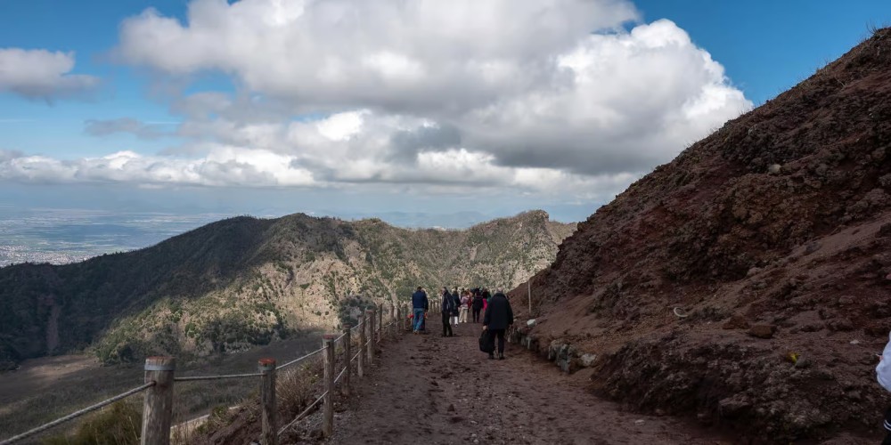 From Sorrento: Pompeii and Vesuvius Guided Tour with Lunch | ®ExcursionMania