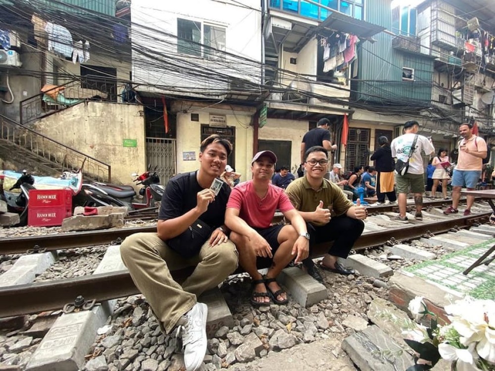 Hanoi Backstreets Food Tour with 12 Tastings | ®ExcursionMania