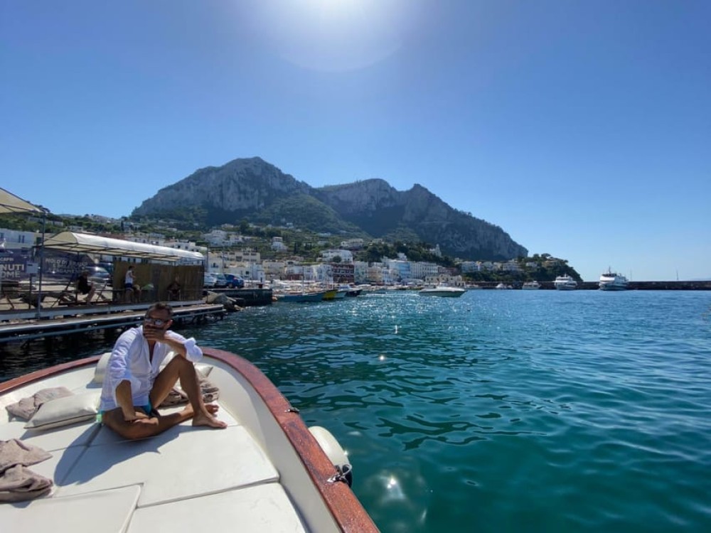 Capri: Island and Grottos Boat Cruise with Snacks and Drinks | ®ExcursionMania