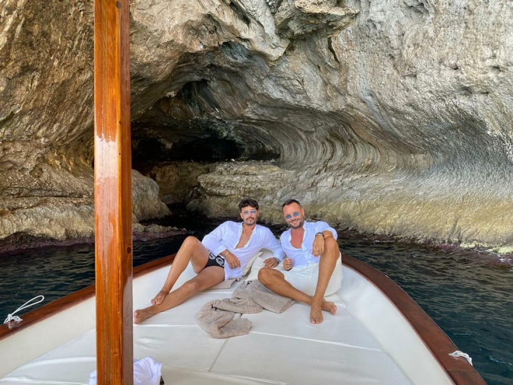 Capri: Island and Grottos Boat Cruise with Snacks and Drinks | ®ExcursionMania