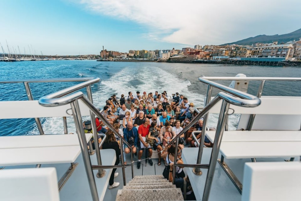 From Naples: Gulf of Naples & Capri Sightseeing Boat Tour | ®ExcursionMania