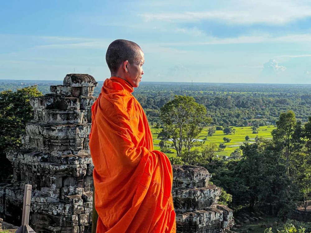 Siem Reap: Angkor Wat Small-Group Day Tour and Sunset | ®ExcursionMania