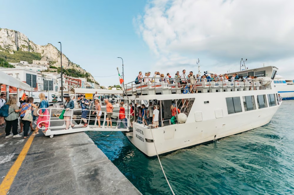 Sorrento: Coast and Capri Boat Trip with Limoncello Tasting | ®ExcursionMania